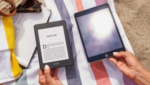 Für Urlaub, Bett und Badewanne: Drei neue E-Reader zum Lesen und Hören