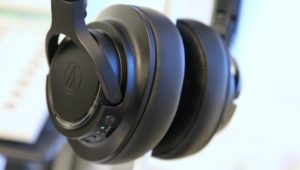 Günstiger Bluetooth-NC-Kopfhörer: Audio-Technica SR50BT klingt hervorragend