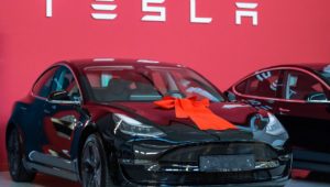 Böse Preis-Überraschung bei Teslas Deutschland-Premiere