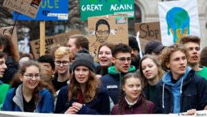 Tausende demonstrieren mit Greta Thunberg