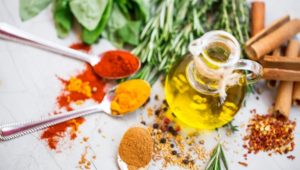 Natürliche Potenzmittel: Was Olivenöl und andere Hausmittel bewirken