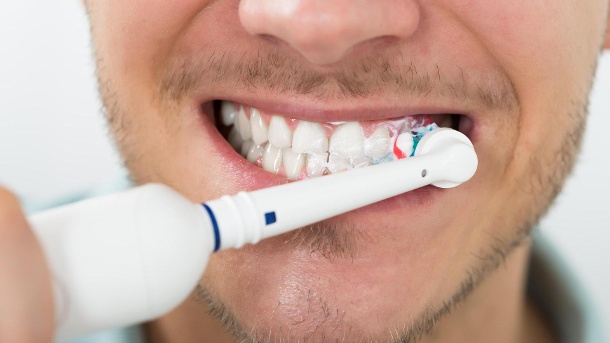 Mit diesen drei Regeln werden Ihre Zähne gründlich sauber