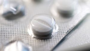 Apotheker warnen: Nicht jede Tablette mit Kerbe ist teilbar