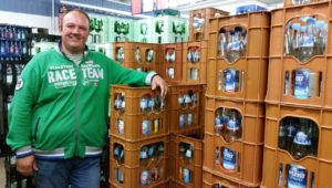Erster Getränkehändler schmeißt Plastikflaschen raus